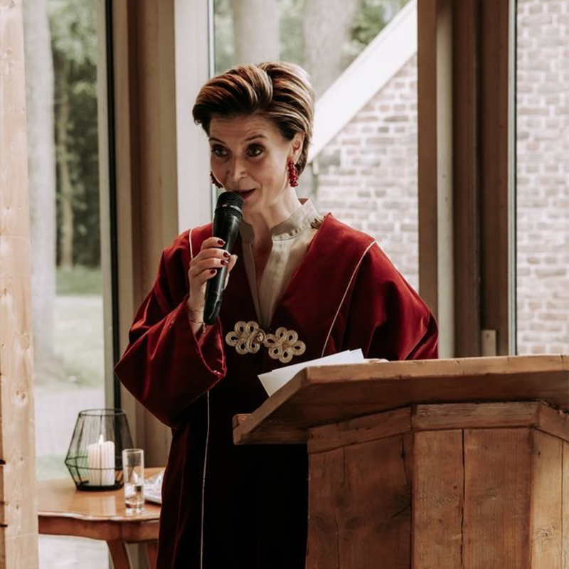 Persoonlijke trouwceremonie van Esther en Vincent door zelfstandig trouwambtenaar Chantal Broks
