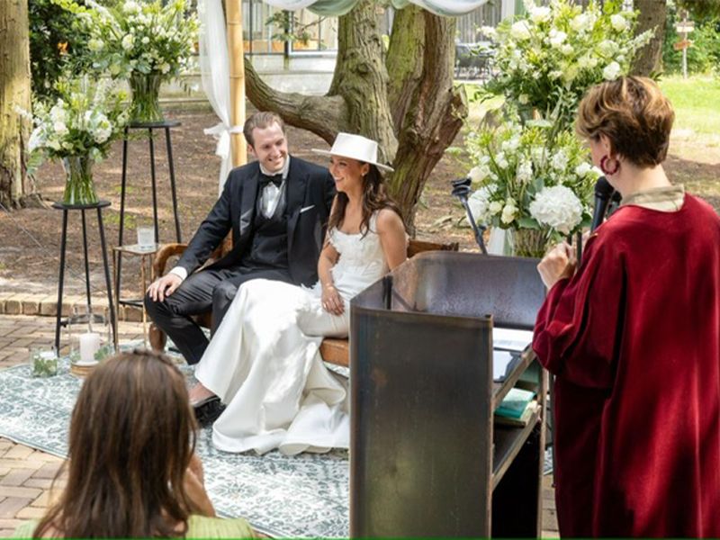 Persoonlijke trouwceremonie van Kristy en Sean door zelfstandig trouwambtenaar Chantal Broks