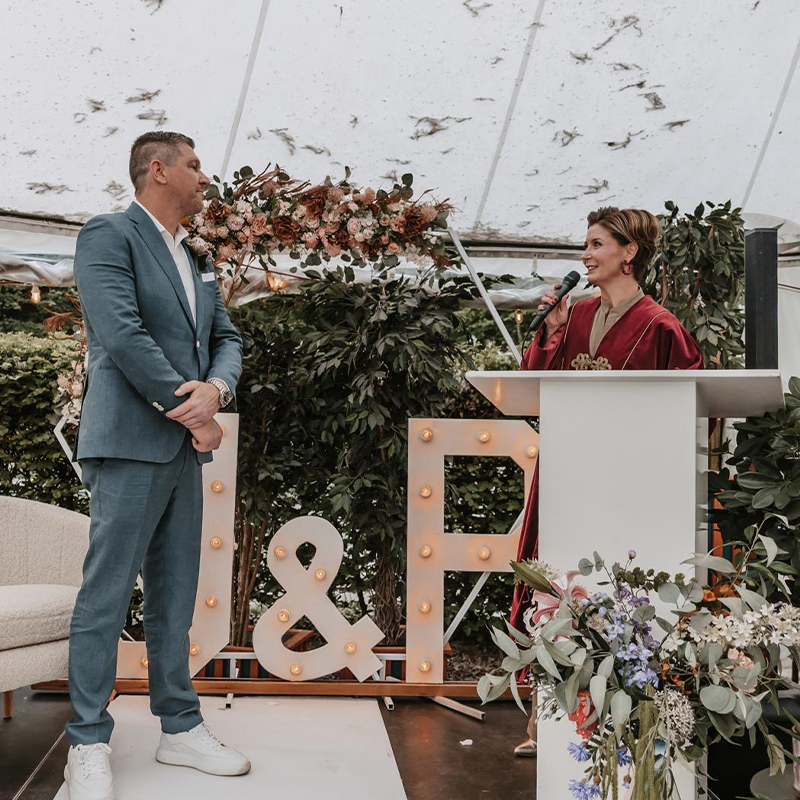 Persoonlijke trouwceremonie van Patricia en Jeroen door zelfstandig trouwambtenaar Chantal Broks