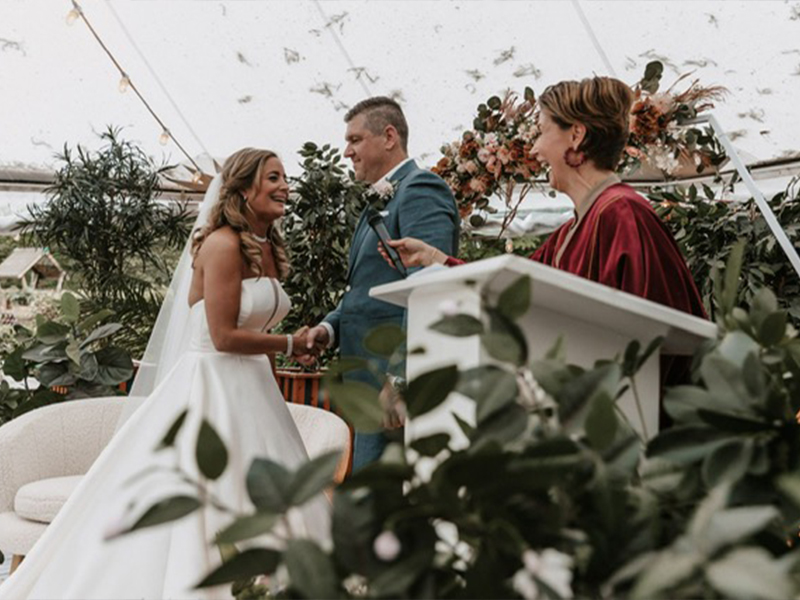 Persoonlijke trouwceremonie van Patricia en Jeroen door zelfstandig trouwambtenaar Chantal Broks